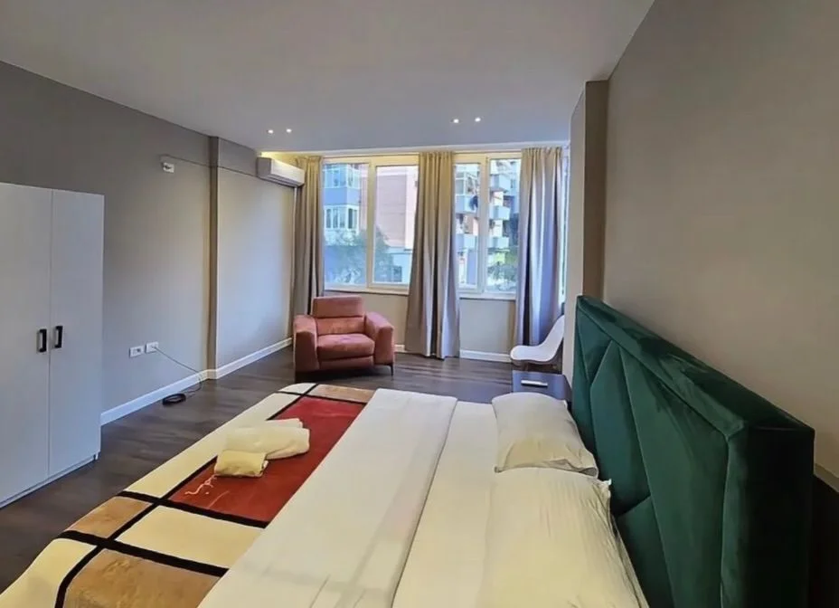 Tirane, shitet apartament 2+1+Ballkon Kati 2, 120 m² 210.000 € (Kopshti Botanik)