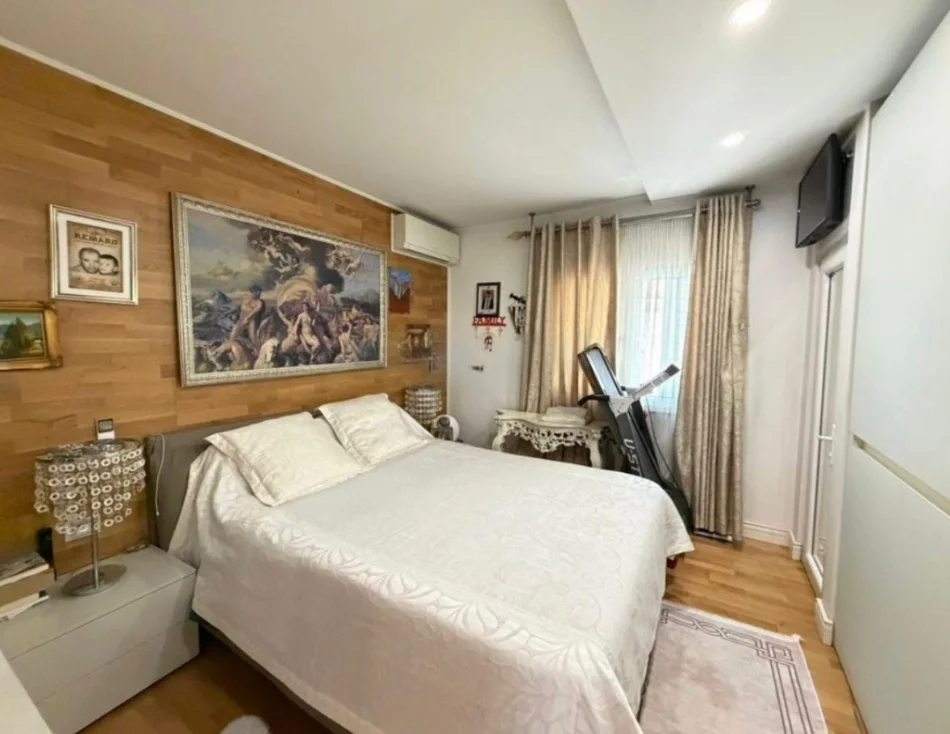 Tirane, shitet apartament 3+1+Ballkon Kati 3, 125 m² 270.000 € (Komuna e Parisit)