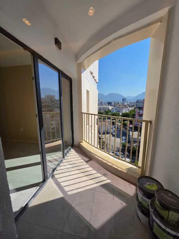 Shitet Ap: ✨️ 3+1+2🚾 1 Ballkon📍(Zogu Zi - Trius Residence) Sip. 125.2 m²) 🔥 Kati 7, Çmimi: 313K ✅️ Ultra Pamje