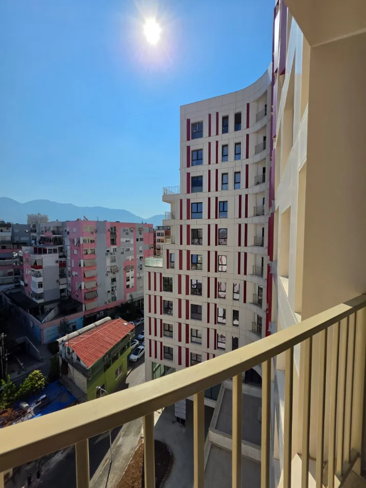 Shitet Ap: ✨️ 3+1+2🚾 1 Ballkon📍(Zogu Zi - Trius Residence) Sip. 125.2 m²) 🔥 Kati 7, Çmimi: 313K ✅️ Ultra Pamje