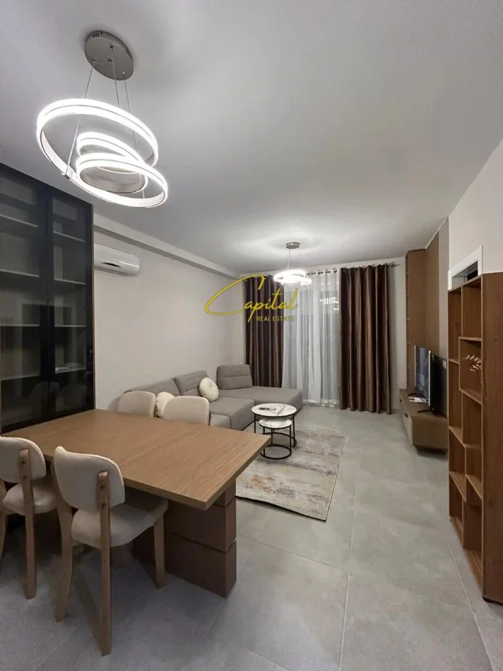Tirane, jepet me qera apartament 1+1 Kati 12, 75 m² 500 € (SPITALI AMERIKAN 3)