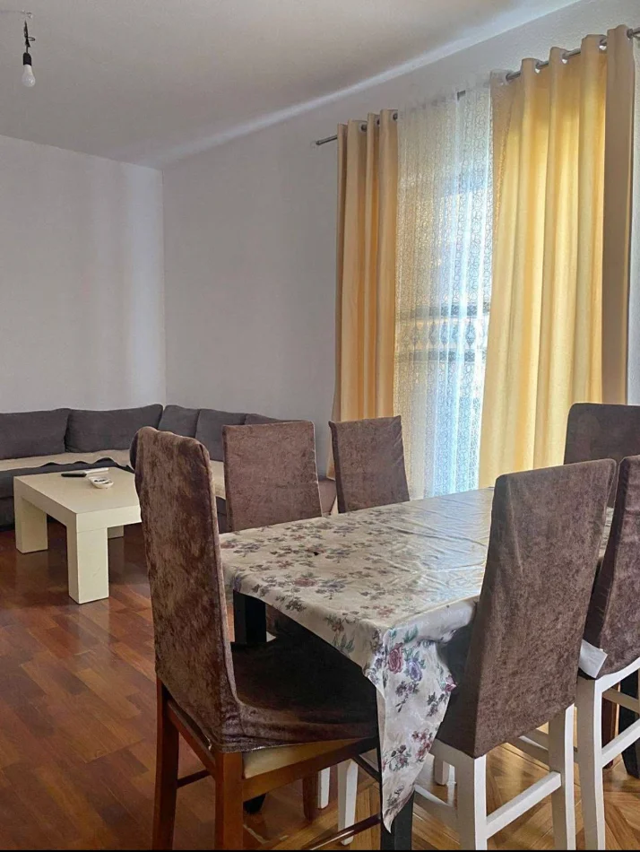 Tirane, jepet me qera apartament 2+1 Kati 2, 80 m² 500 € 