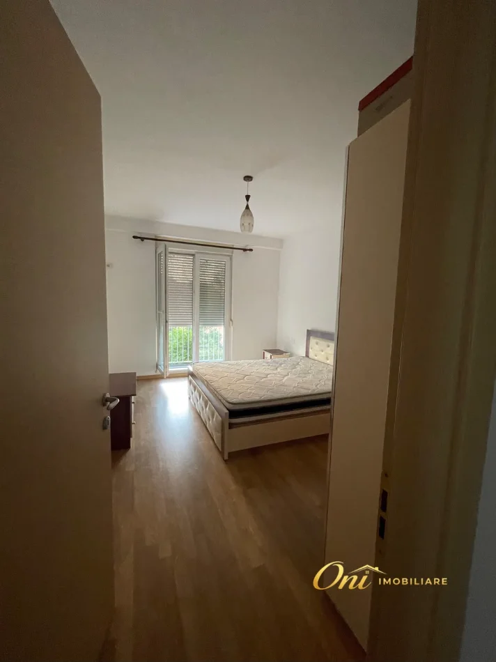 Tirane, jepet me qera apartament 2+1 Kati 2, 95 m² 550 € (Qytet studenti)