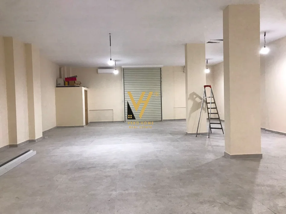 Tirane, jepet me qera ambjent biznesi Kati 0, 157 m² 1.000 € (FRESK)