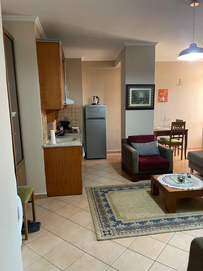 Tirane, jepet me qera apartament 1+1 Kati 2, 55 m² 650 € (SHESHI WILLSON)