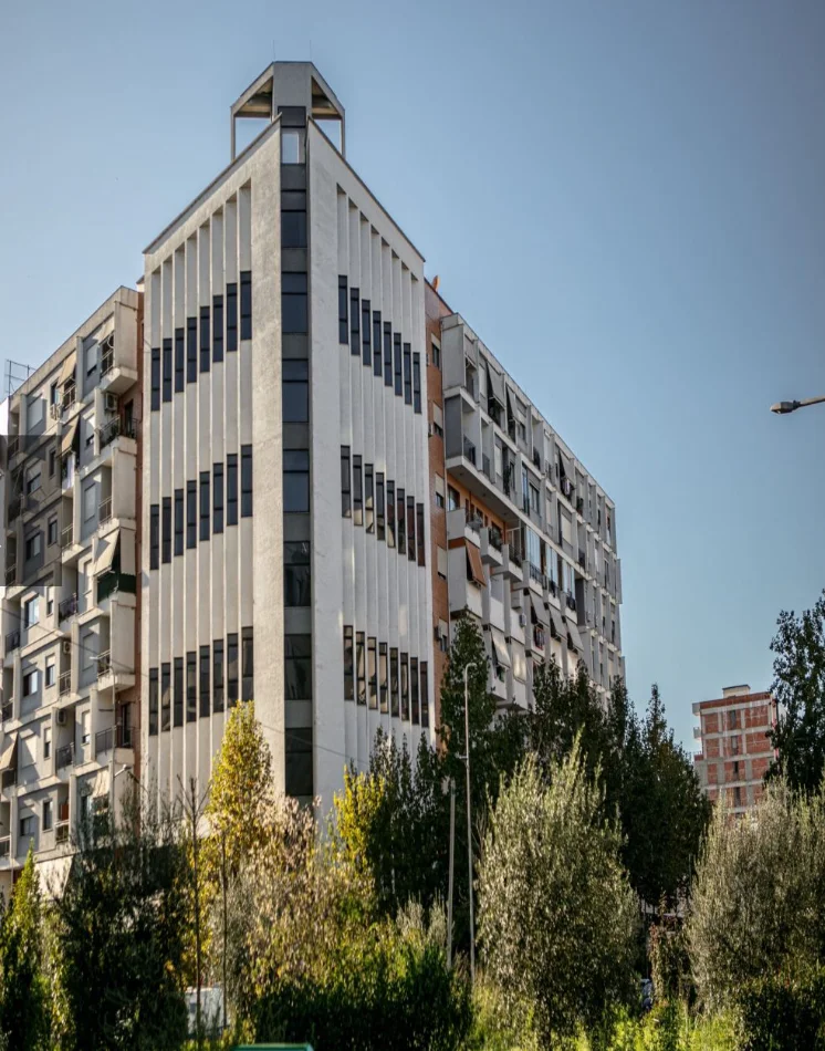 Tirane, jepet me qera aktivitet biznesi Kati 0, 2.121 m² 20 € (rrethi i astirit)
