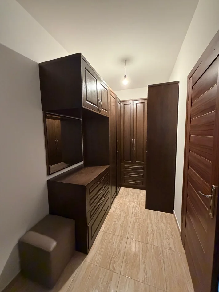 Tirane, jepet me qera apartament 2+1 Kati 5, 110 m² 500 € 