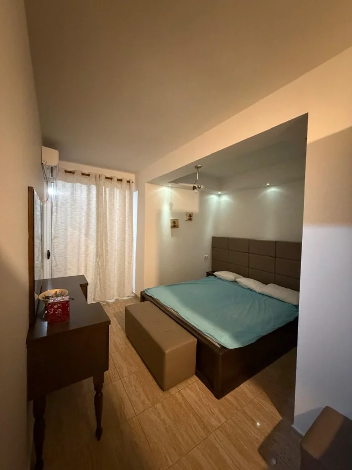 Tirane, jepet me qera apartament 2+1 Kati 5, 110 m² 500 € 