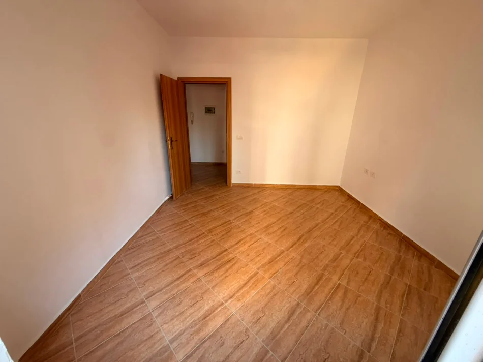 Durres, shitet apartament 1+1 Kati 2, 66 m² 95.000 € (Plazh Hekurudha)