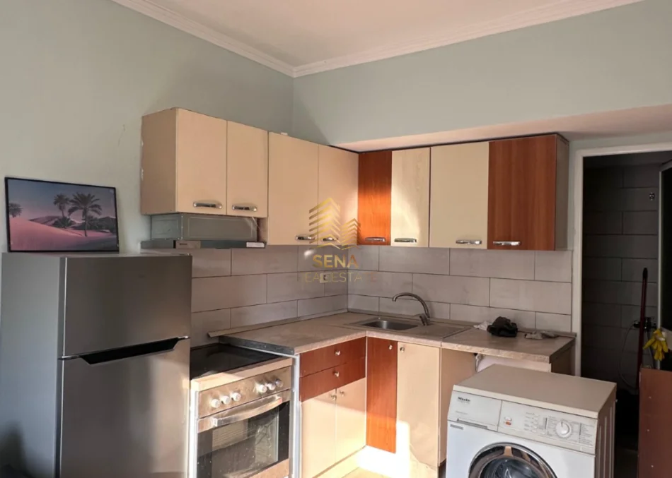 Tirane, jepet me qera apartament 1+1 Kati 3, 50 m² 400 € (Don Bosko, prane shkolles Qazim Turdiu)