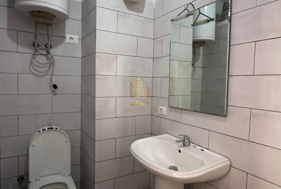 Tirane, jepet me qera apartament 1+1 Kati 3, 50 m² 400 € (Don Bosko, prane shkolles Qazim Turdiu)