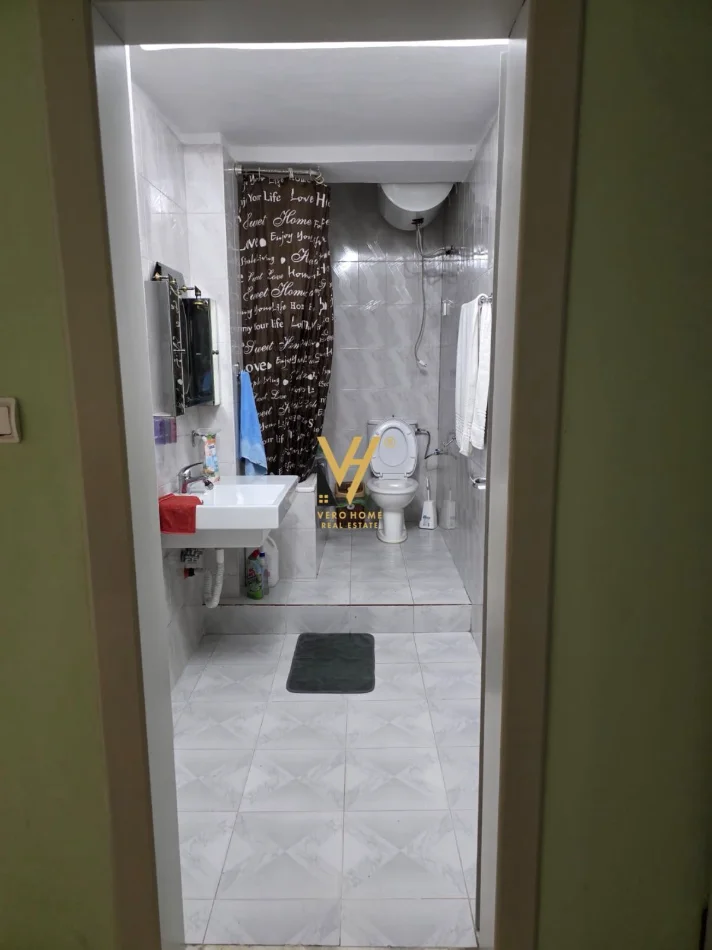 Tirane, jepet me qera apartament 2+1+Ballkon Kati 2, 100 m² 670 € (RRUGA PETRO NINI LUARASI)