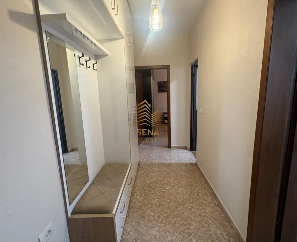 Tirane, jepet me qera apartament 1+1+Ballkon Kati 6, 75 m² 600 € (21 Dhjetori)