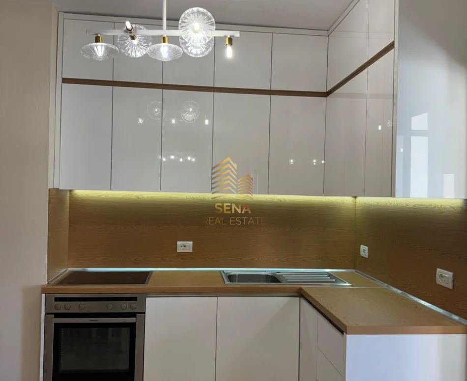 Tirane, jepet me qera apartament 1+1+Ballkon Kati 6, 75 m² 600 € (21 Dhjetori)