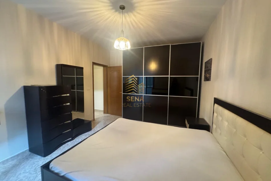 Tirane, jepet me qera apartament 1+1+Ballkon Kati 6, 75 m² 600 € (21 Dhjetori)