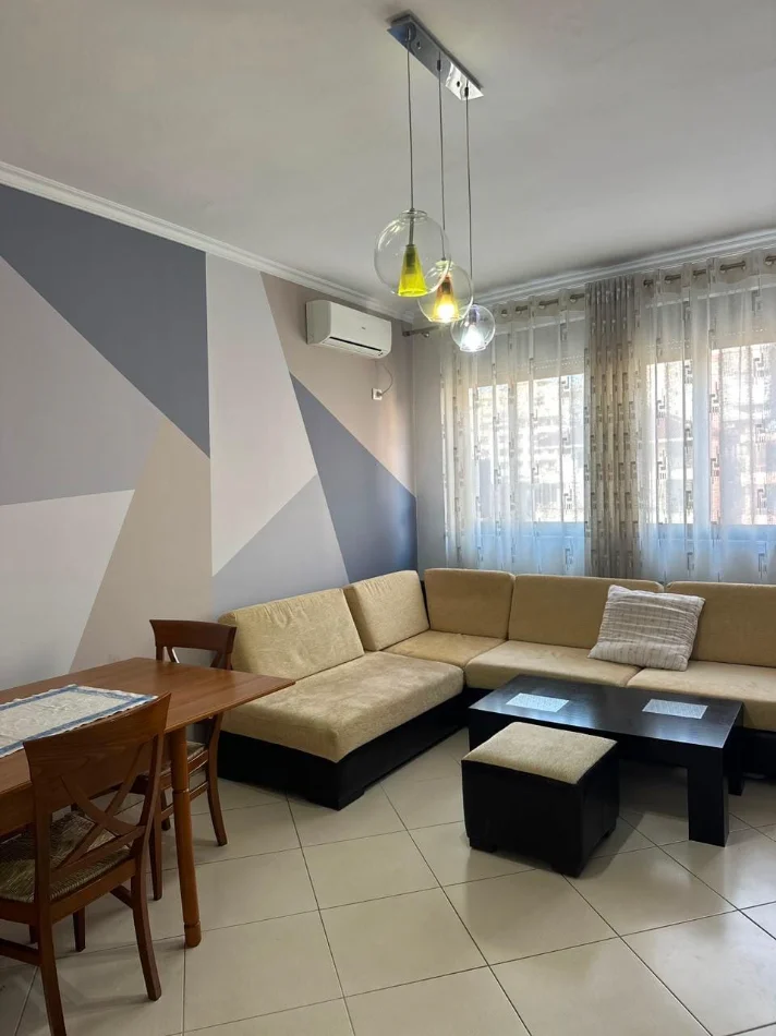 Tirane, jepet me qera apartament 1+1 Kati 2, 74 m² 380 € (SOKRAT MIHO)