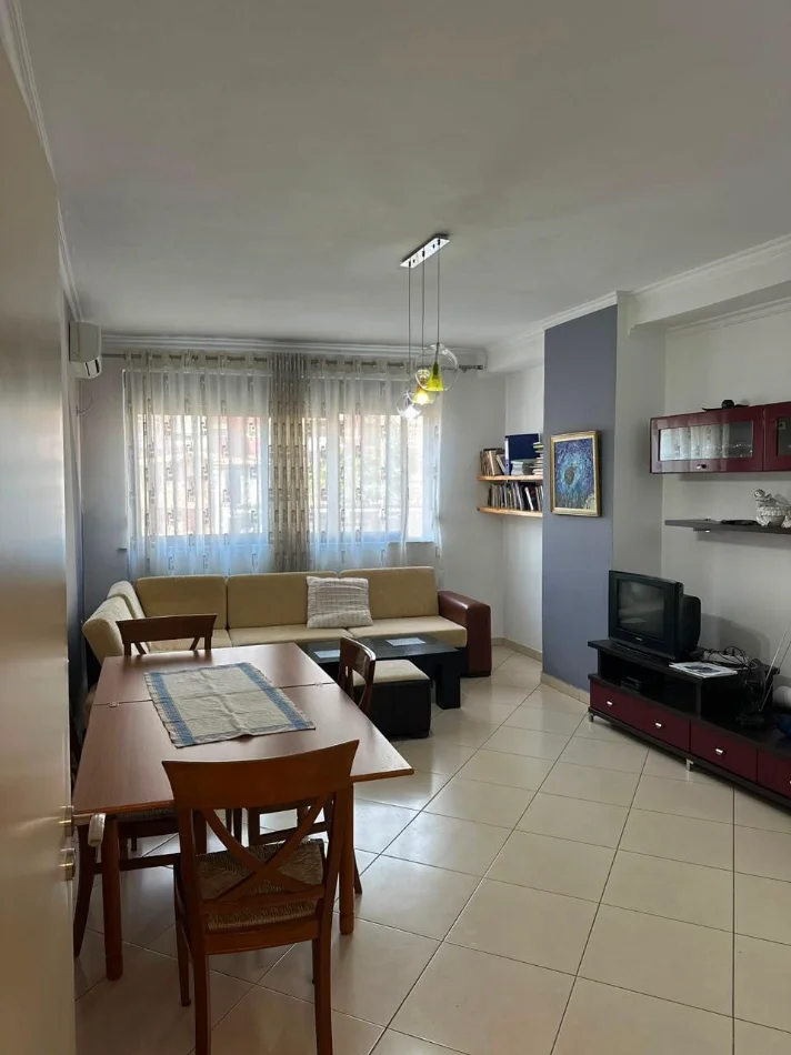 Tirane, jepet me qera apartament 1+1 Kati 2, 74 m² 380 € (SOKRAT MIHO)