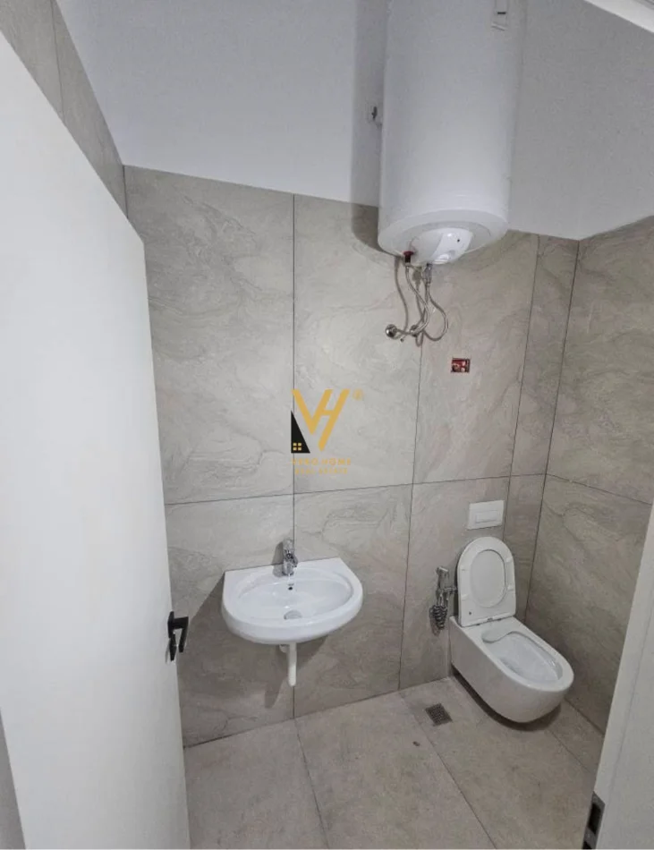 Tirane, jepet me qera ambjent biznesi Kati 0, 60 m² 520 € (DON BOSKO)