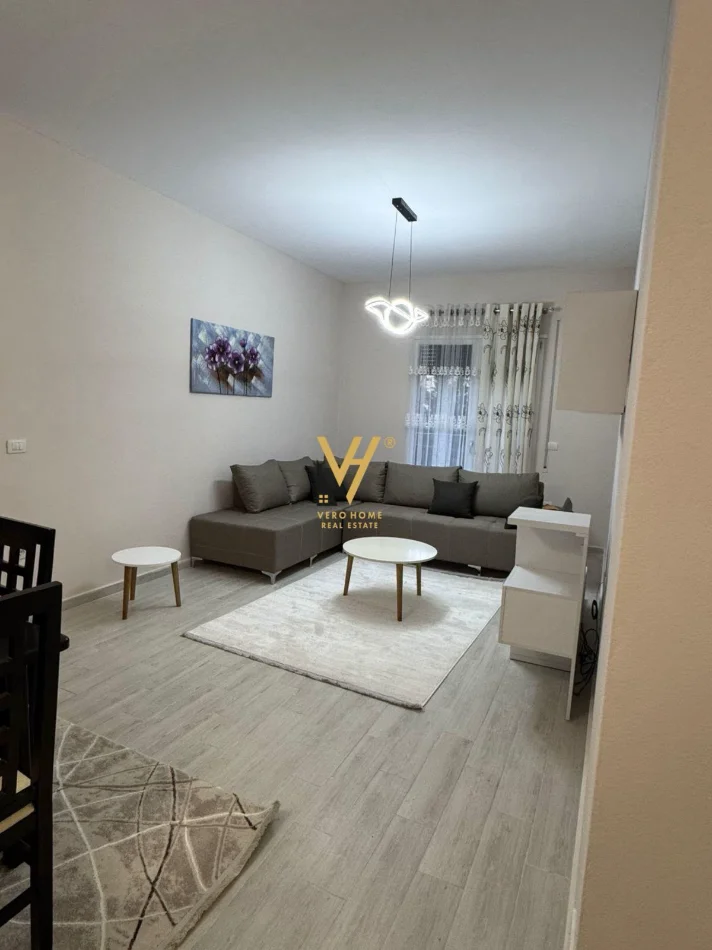 Tirane, jepet me qera apartament 1+1+Ballkon Kati 1, 55 m² 520 € (ASTIR)