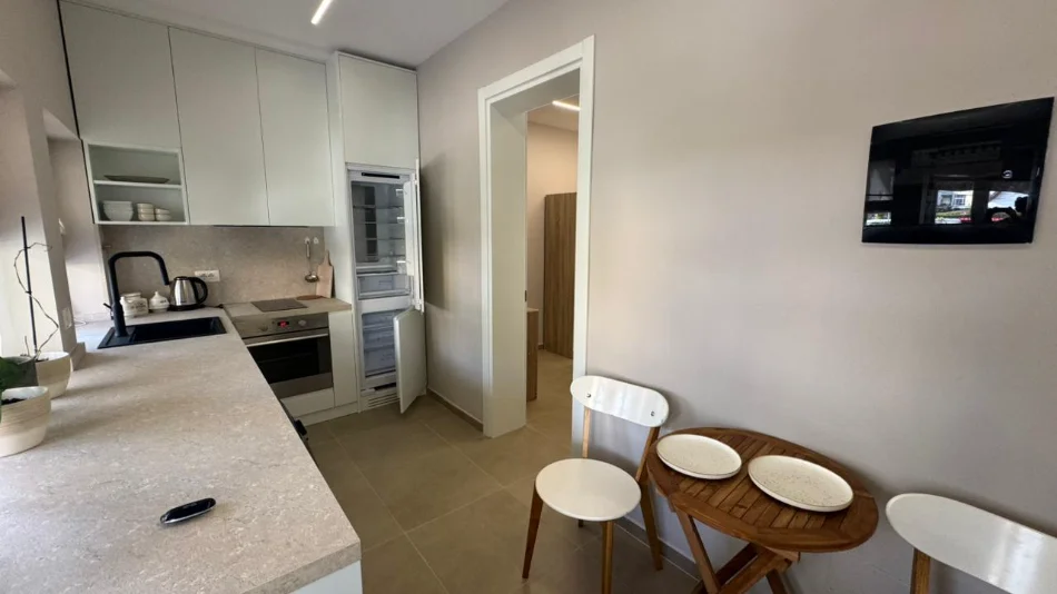 Tirane, jepet me qera apartament 1+1 Kati 2, 600 € 