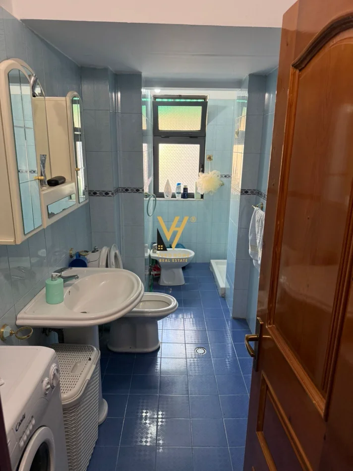 Shqiperi, jepet me qera apartament 1+1+Ballkon Kati 3, 65 m² 520 € (RRUGA E ELBASANIT)