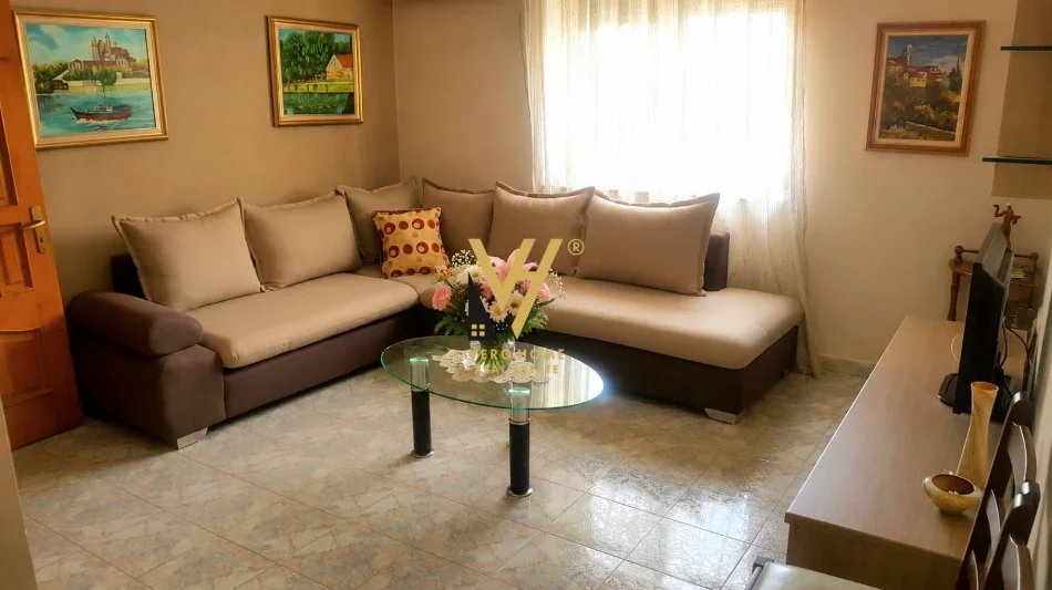Shqiperi, jepet me qera apartament 1+1+Ballkon Kati 3, 65 m² 520 € (RRUGA E ELBASANIT)