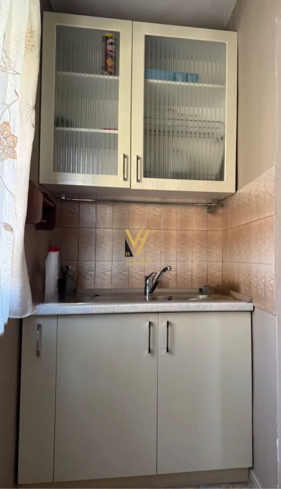 Shqiperi, jepet me qera apartament 1+1+Ballkon Kati 3, 65 m² 520 € (RRUGA E ELBASANIT)