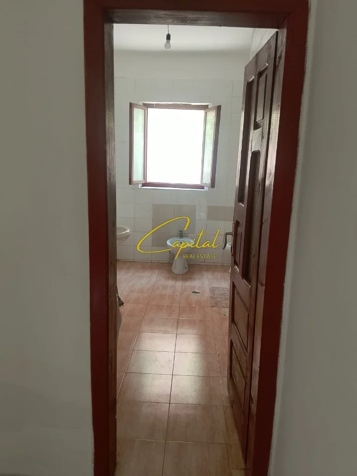 Tirane, jepet me qera apartament 2+1 Kati 1, 90 m² 400 € (ISH TREGU ELEKTIRIK)