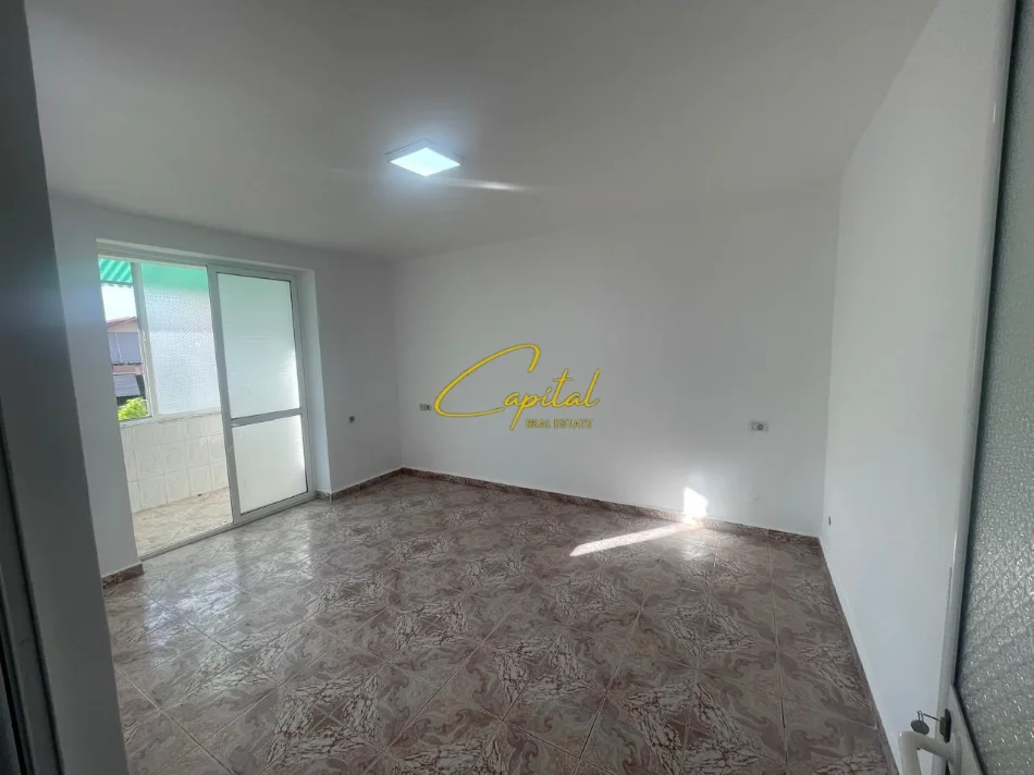 Tirane, jepet me qera apartament 2+1 Kati 3, 73 m² 500 € (RRUGA FERIT XHAJKO)