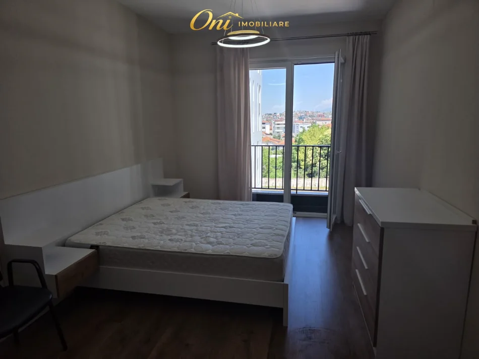 Tirane, jepet me qera apartament 1+1 Kati 3, 64 m² 530 € (5 MAJI)
