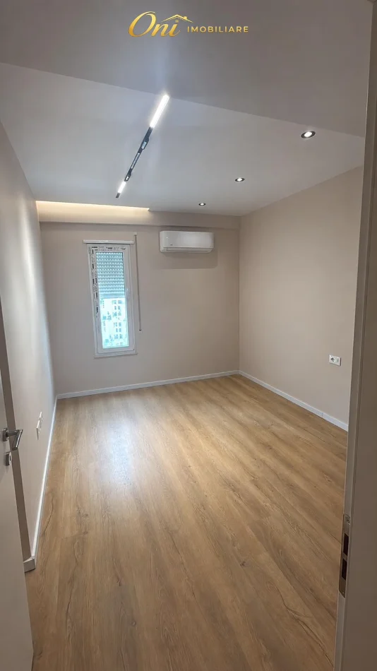 Tirane, jepet me qera apartament 2+1 Kati 3, 85 m² 650 € (SHESHI SHQIPONJA)