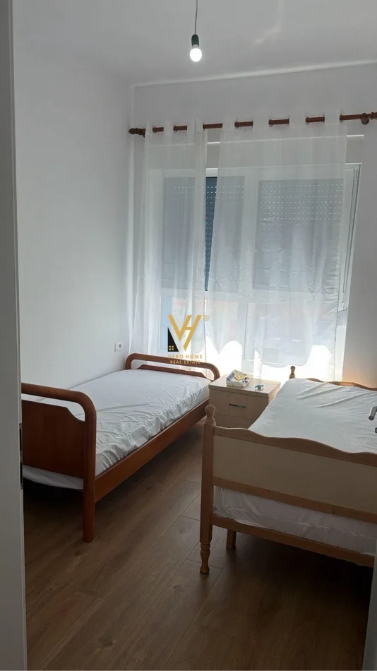 Tirane, jepet me qera apartament 2+1+Ballkon Kati 7, 96 m² 520 € (ALI DEMI)