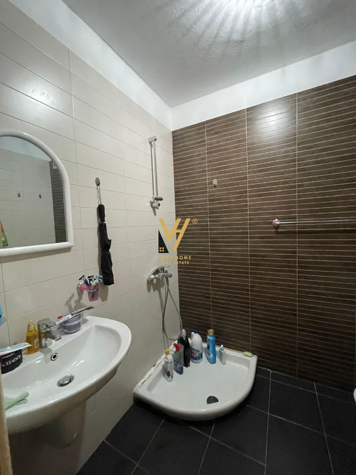 Tirane, jepet me qera apartament 2+1+Ballkon Kati 2, 95 m² 570 € (QYTET STUDENTI)