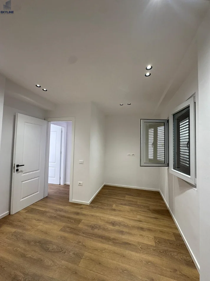 Tirane, shitet apartament 1+1 Kati 4, 60 m² 155.000 € (21 Dhjetor)