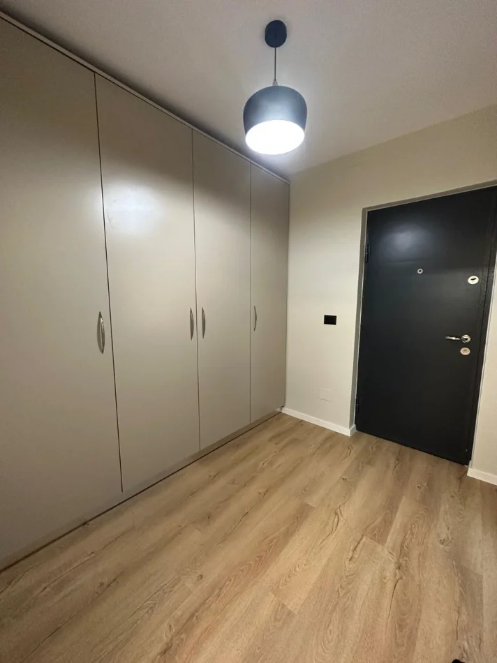 Tirane, jepet me qera nga Pronari, pa-komision apartament 1+1+Ballkon Kati 1, 58 m² 500 € (Rruga Riza Cerova)
