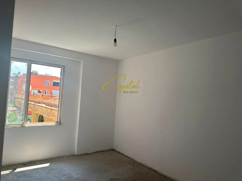 Tirane, shitet apartament 2+1 Kati 1, 99 m² 190.000 € (XHAMLLIKU)