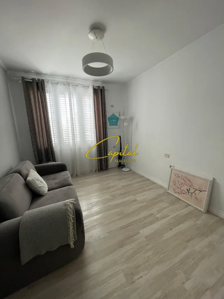 Tirane, jepet me qera apartament 2+1 Kati 7, 100 m² 900 € (RRUGA E KAVAJES)