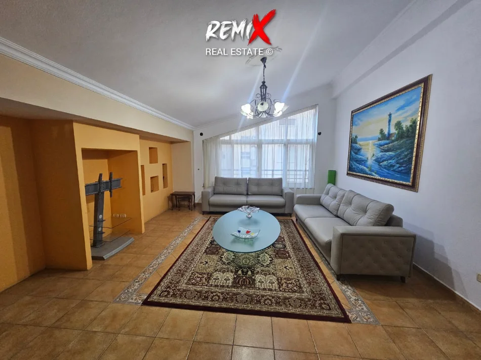 Durres, jepet me qera apartament+verande | Penthouse 2+1+Aneks+Ballkon Kati 3, 110 m² 600 € (durres)
