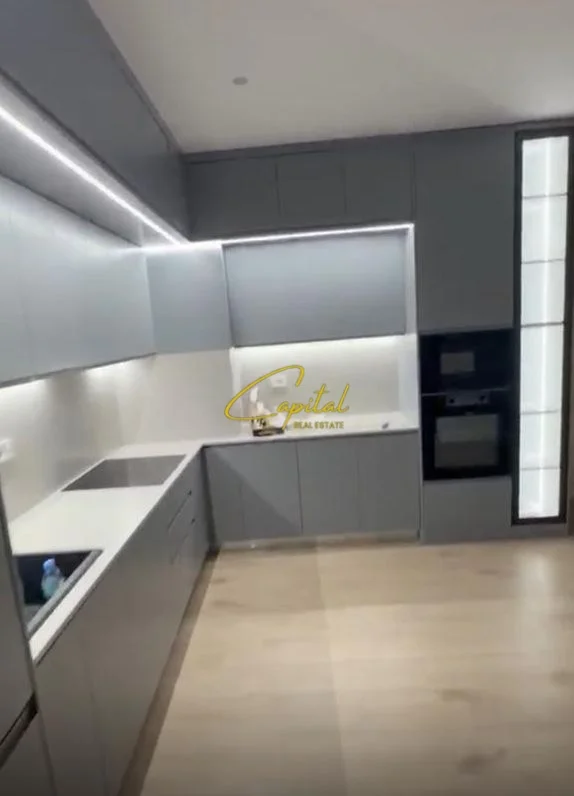 Tirane, jepet me qera apartament 1+1 Kati 8, 75 m² 1.100 € (GOLDEN TOWER RESIDENCE)