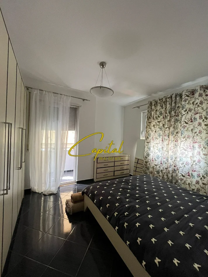 Tirane, jepet me qera apartament 2+1 Kati 2, 103 m² 500 € (FRESKU)