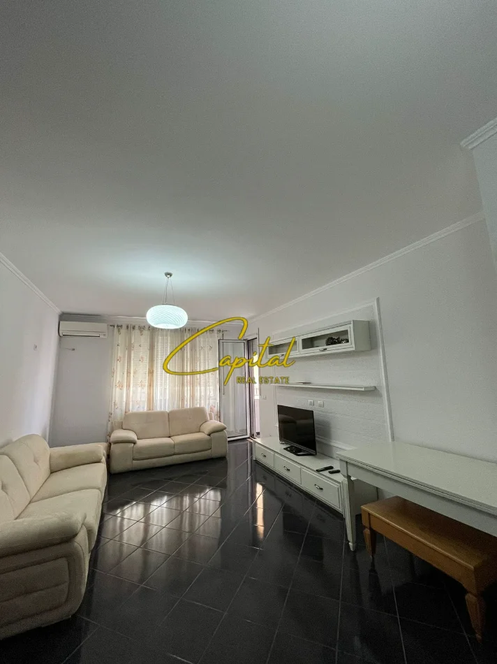 Tirane, jepet me qera apartament 2+1 Kati 2, 103 m² 500 € (FRESKU)