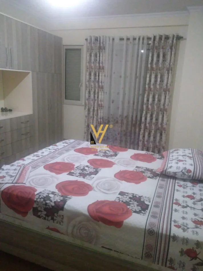 Tirane, jepet me qera apartament 1+1+Ballkon Kati 3, 74 m² 470 € (ISH PARKU)