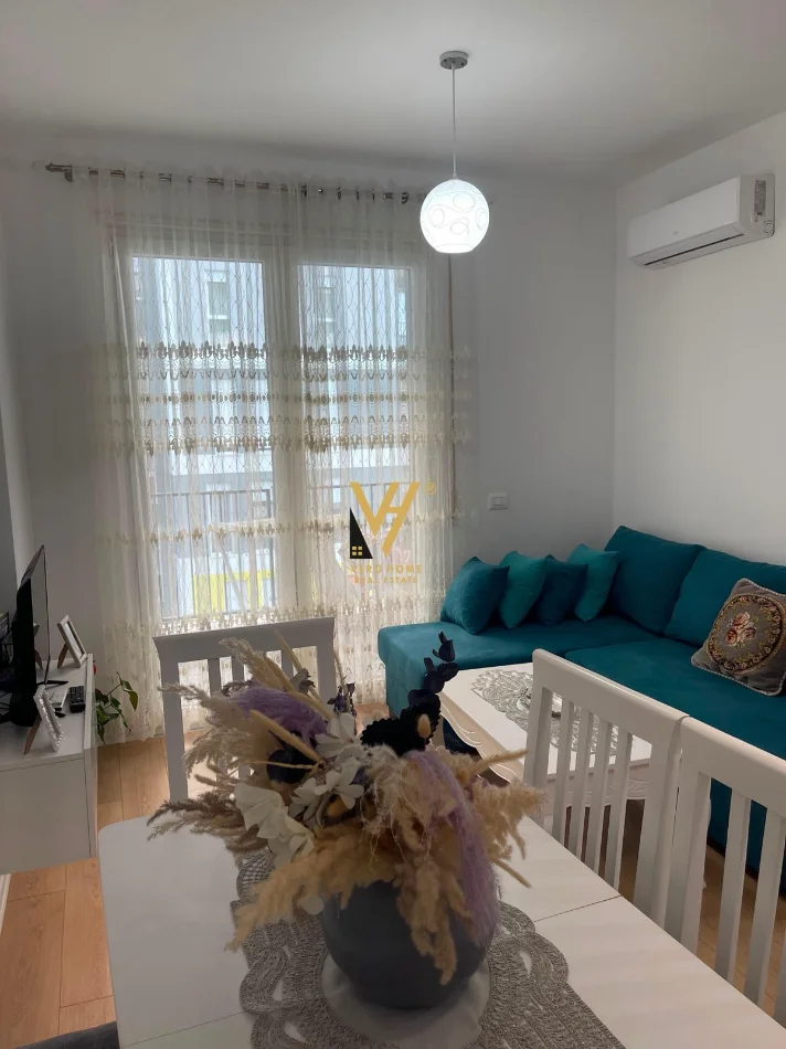 Tirane, jepet me qera apartament 1+1+Ballkon Kati 3, 65 m² 420 € (UNIVERS CITY)