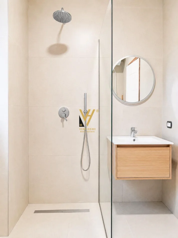 Tirane, jepet me qera apartament 2+1+Ballkon Kati 9, 105 m² 580 € (YZBERISHT)