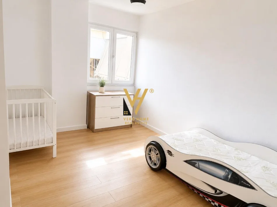Tirane, jepet me qera apartament 2+1+Ballkon Kati 9, 105 m² 580 € (YZBERISHT)