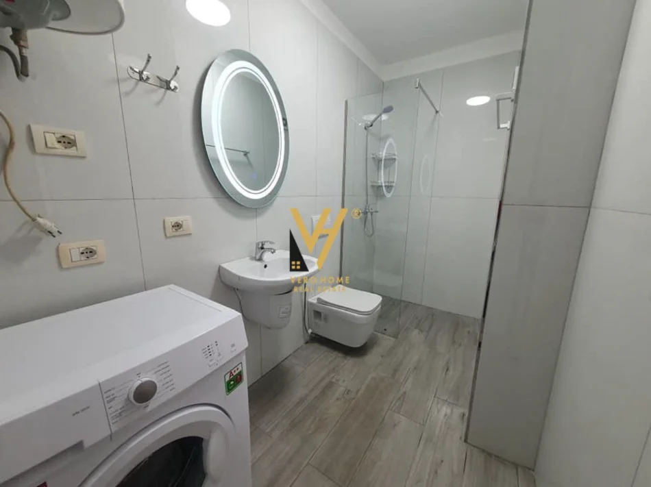 Tirane, jepet me qera garsonier Kati 4, 40 m² 470 € (MOZAIKU I TIRANES)