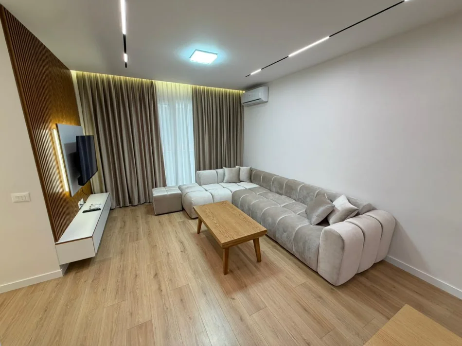Tirane, shitet apartament 1+1 Kati 2, 96 m² (YZBERISHT)