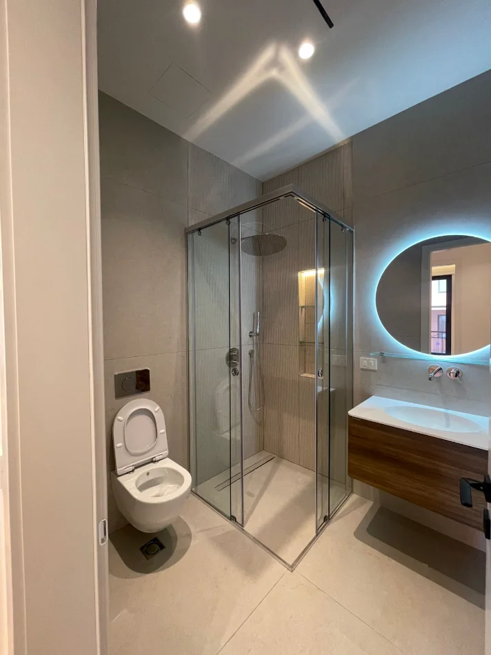 Tirane, jepet me qera apartament 2+1+Ballkon , 140 m² 1.500 € (Kompleksi Delijorgji)