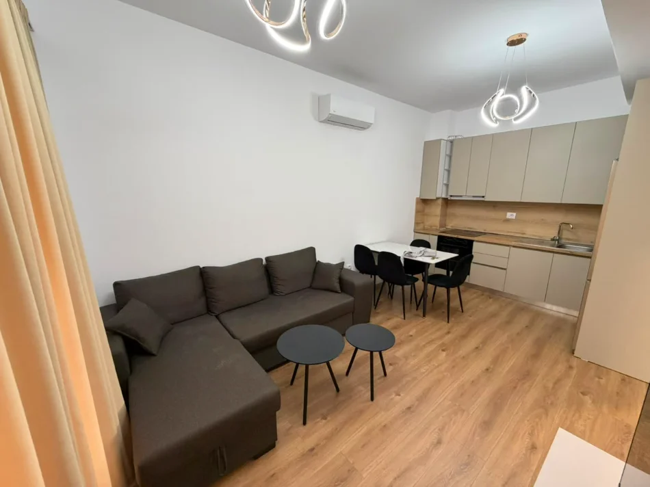 Tirane, jepet me qera apartament 1+1 Kati 2, (Ali Demi)