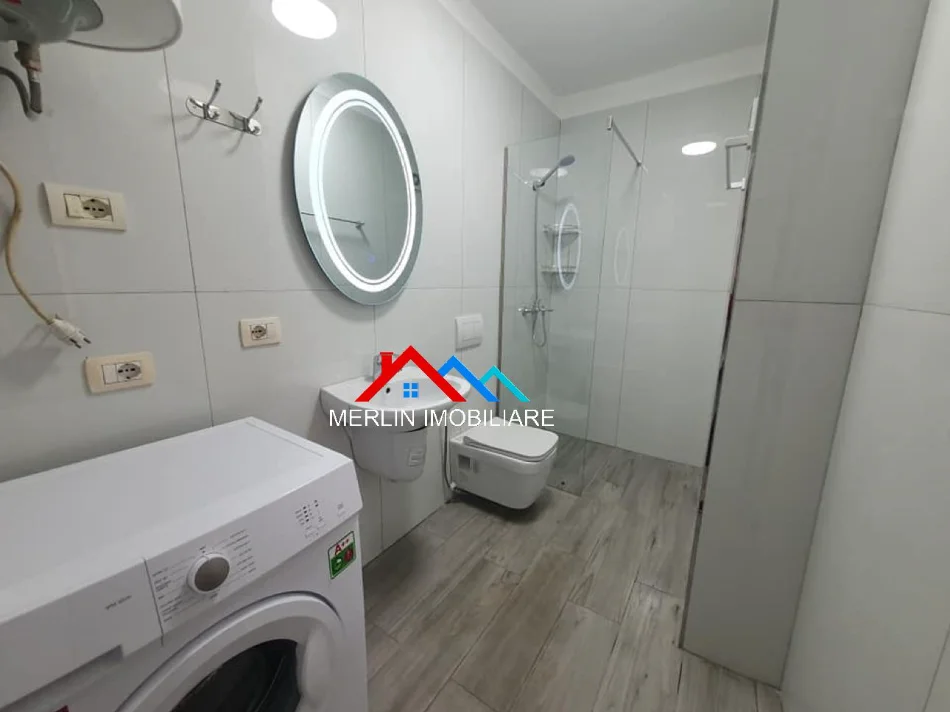 Tirane, jepet me qera apartament 1+1+Ballkon Kati 4, 40 m² 475 € (RRUGA E DURRESIT,BLLOKU I AMBASADAVE)